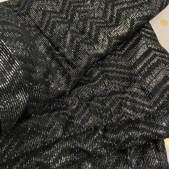 Black and Silver Metallic Chevron Design Scarf - Picture 3 of 6